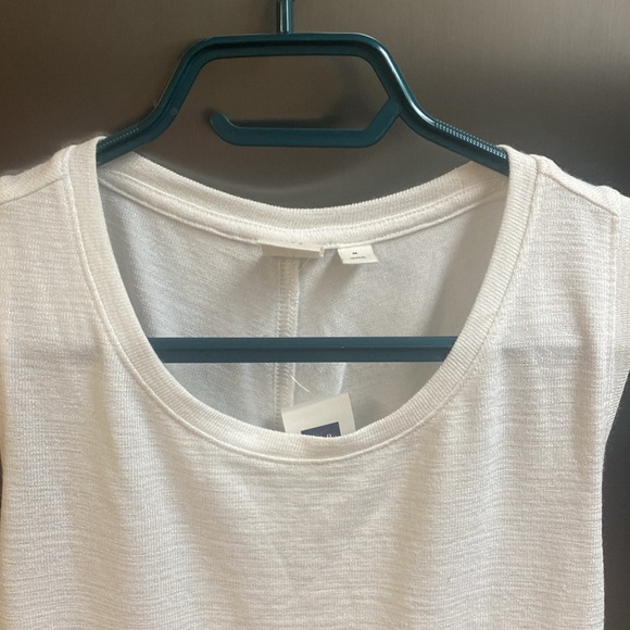 BNWT White Gap Twist back tank top - Picture 3 of 4